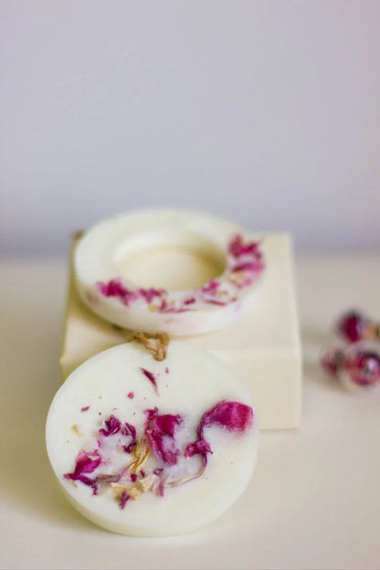 Fiorance Luxe floral soy wax sachets with dried rose petals, luxury scented decor.