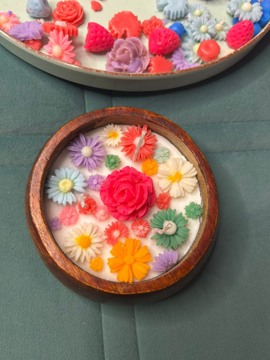 Multicolored wooden Urli Candle