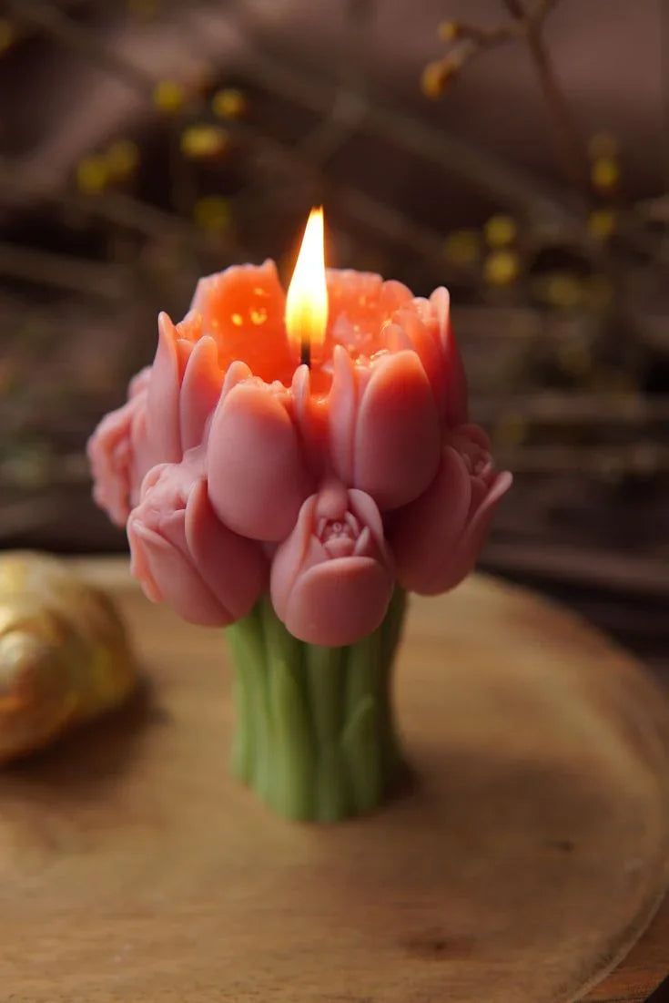 Tulip flower candle