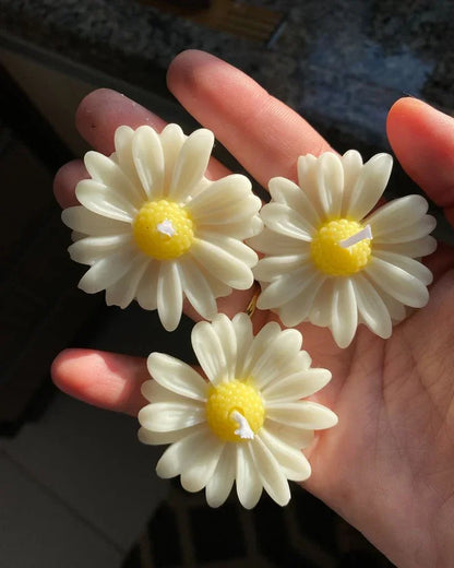 Daisy Candle