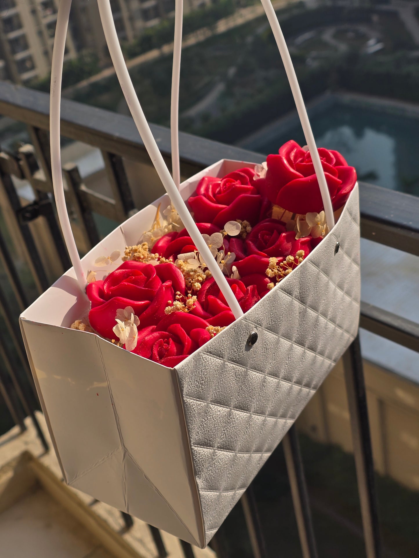 The Rose Vault - 6 Rose Candle Hamper