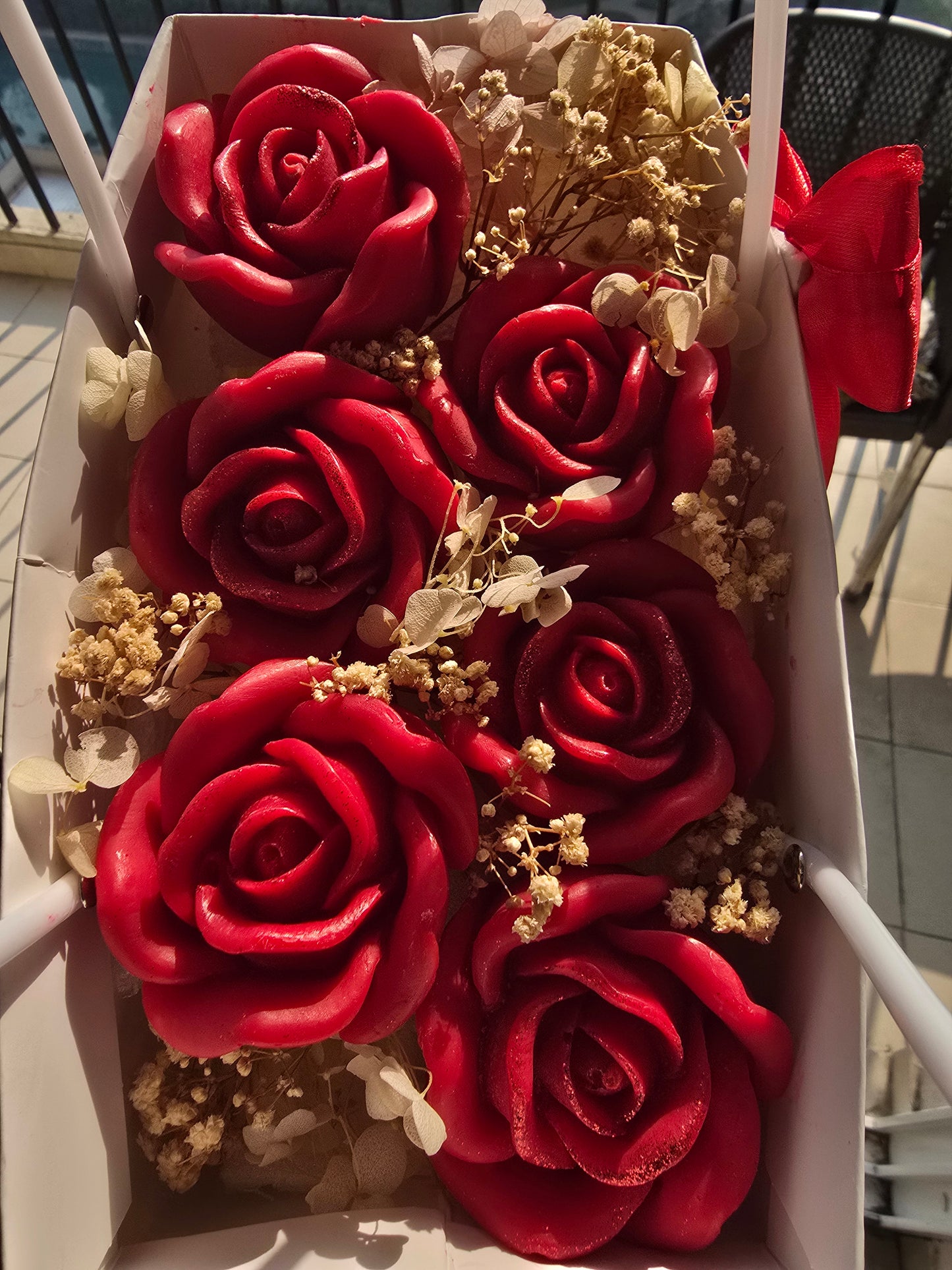 The Rose Vault - 6 Rose Candle Hamper