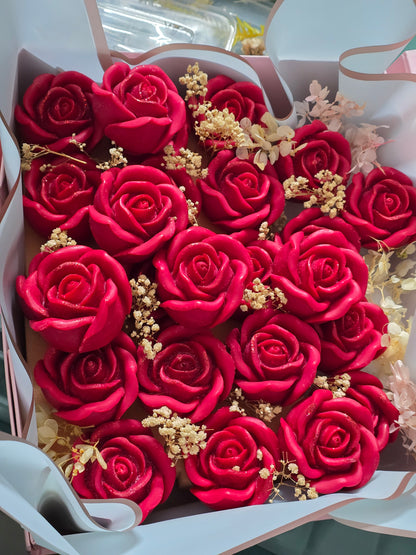 The Grand Rose Affair - 20 Rose Candle Hamper