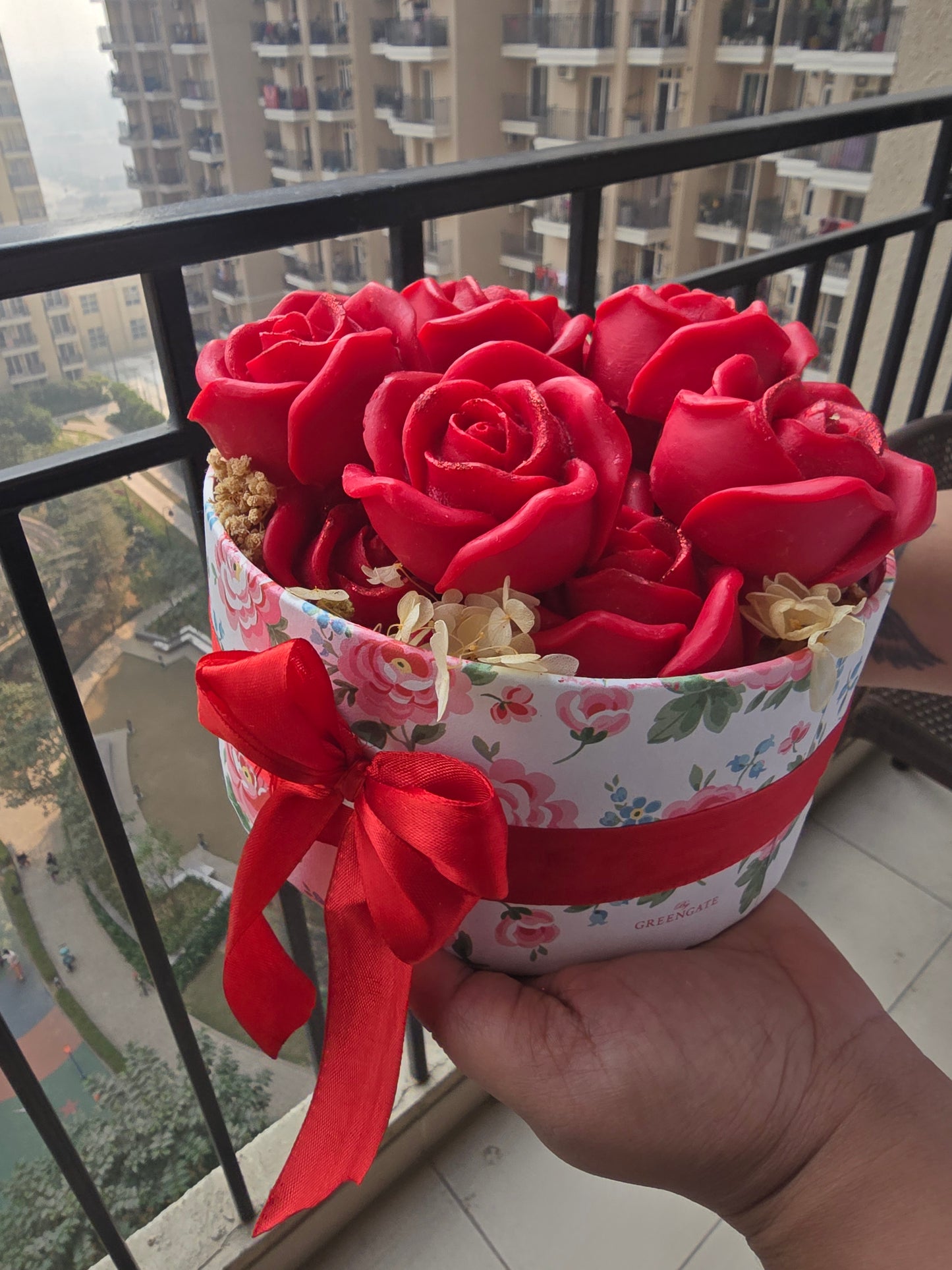 The Rose Bloom Box - 12 Rose Candle Hamper